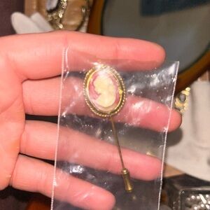 Elegant Gold and Pink Cameo Brooch